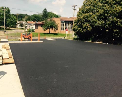 Asphalt Sealcoating & Striping Image